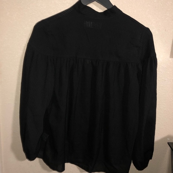 Time and Tru Women’s Oversized Button up Blouse - Picture 4 of 5